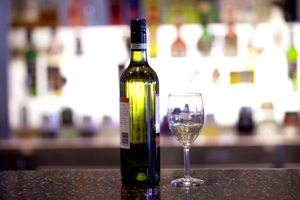 Wine (9.5%-13% alcohol):
750ml bottle
